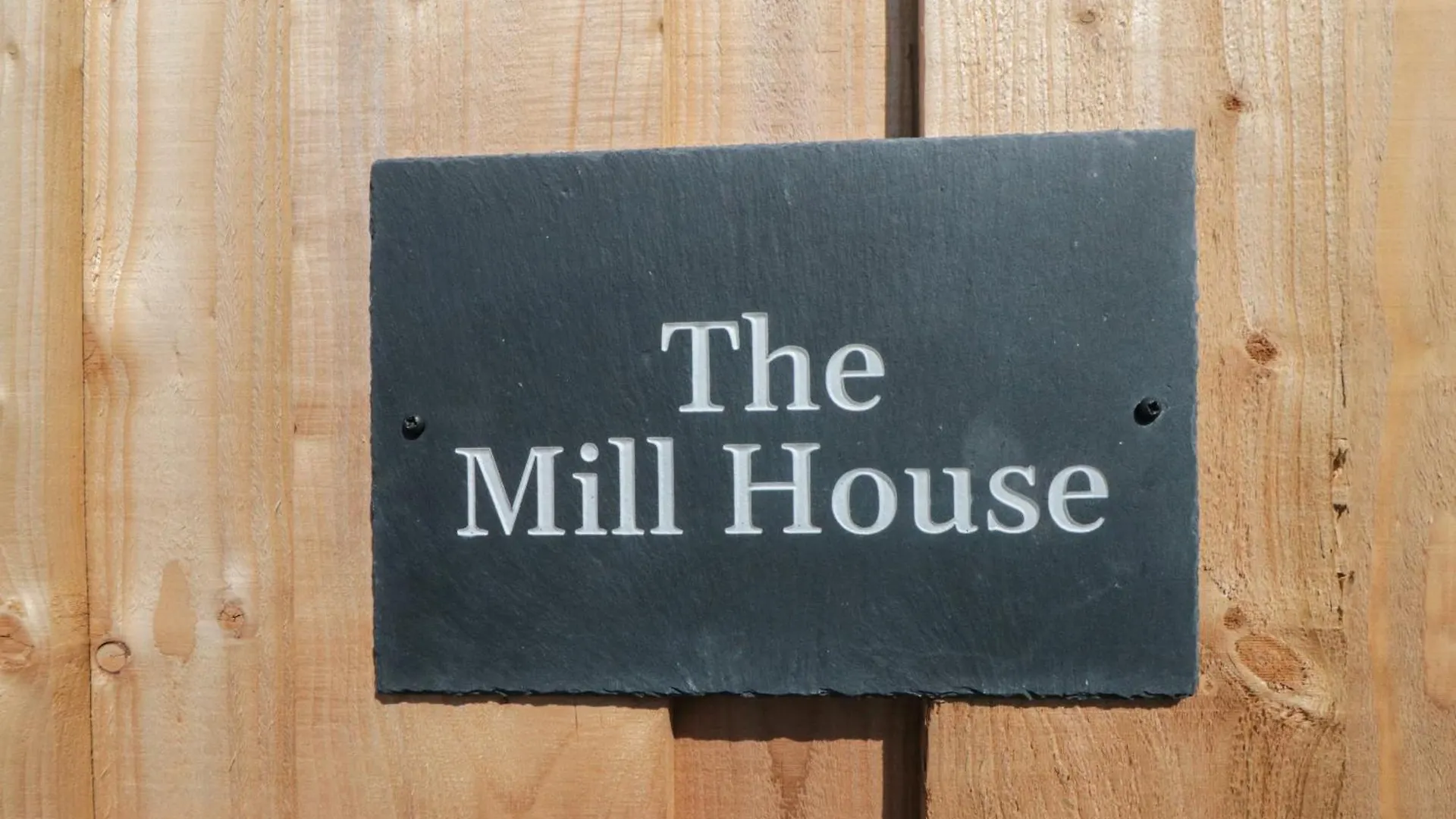 서스크 The Mill House 빌라 0*,